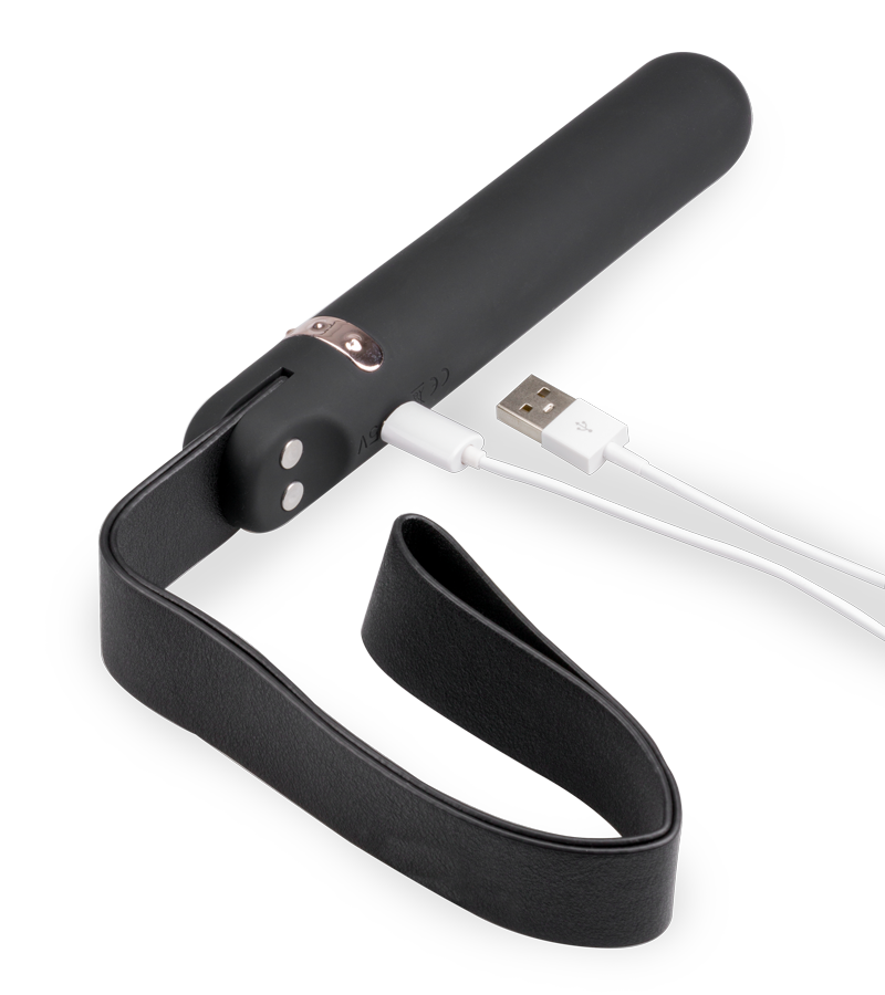 Flogger belt with vibrating handle